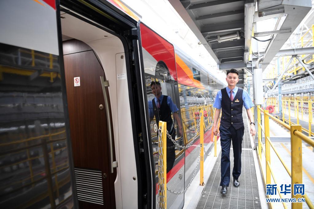 智能复兴号将首次在成渝间运行