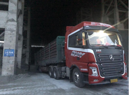 第一物流网|511公里跟车记：“英雄”司机点赞三一道依茨D12