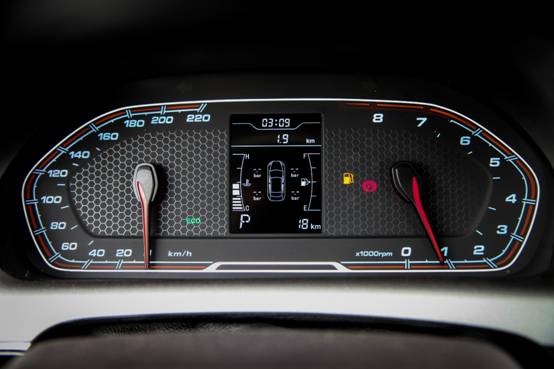 经济日报-中国经济网|瑞虎3x质享版:成年人从不做选择,颜值动力性价比我都要