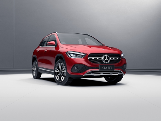 经济日报-中国经济网|掀起个性化＂后浪＂ 奔驰三车齐发组＂型、格＂天团