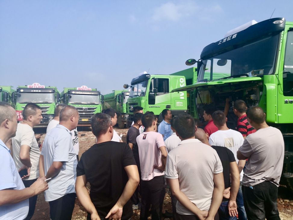 中国商用汽车网|实力演绎“工程之王” 上汽红岩智能渣土车再批量交车